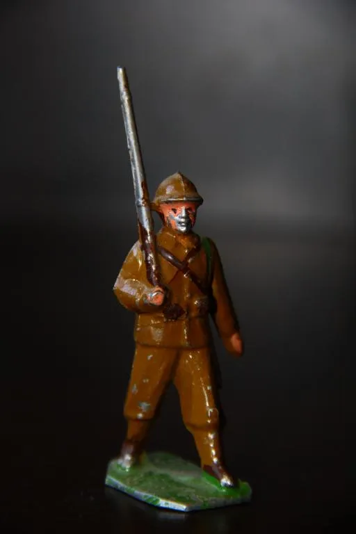 британец солдат 55-60мм BRITAINS металл 30-50е годы Англия  ###$$$ Ціна