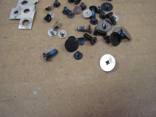 номер0883-12 комплектуюче гвинти  для Dell Vostro 5468 5568 V5568 оригінал З аукціону