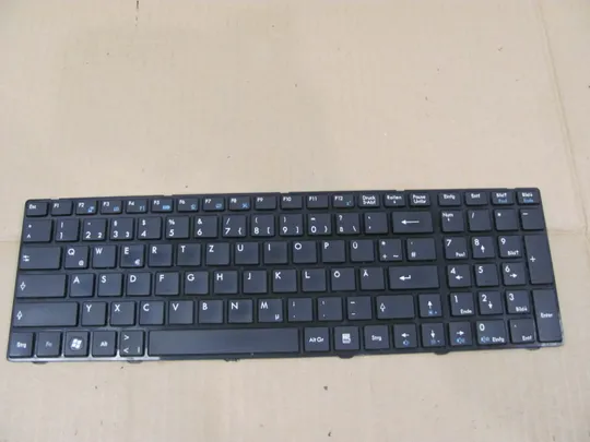 747-28 клавіатура V111922AK5   для MEDION Akoya P6512 оригінал Ціна