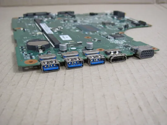 418-18 материнська плата DA0FH9MB6C0 i3-5005U SR27G  для  FUJITSU  A555  оригінал З аукціону