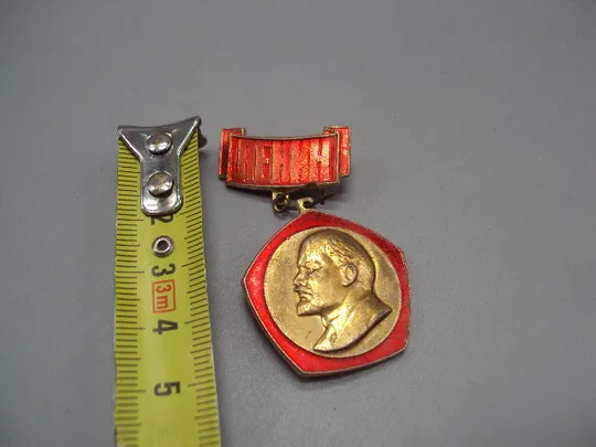 Знак Ленин ленин портрет профиль подвесной ссср №17615 Ціна