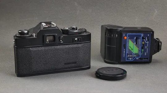фотоаппарат пленочный Ricoh XR-2s с объективом Tokina SD 70-210mm/4-5,6 Ф52мм + вспышка Rikoh XR Spe Де купити