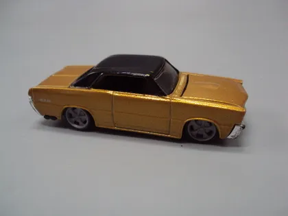 фото, Машинка модель Pontiac GTO 1965 Bburago 1:64 Китай золотой №18763