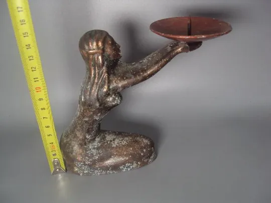 Купити Подсвечник девушка несущая свет шпиатр высота 15 см №10612