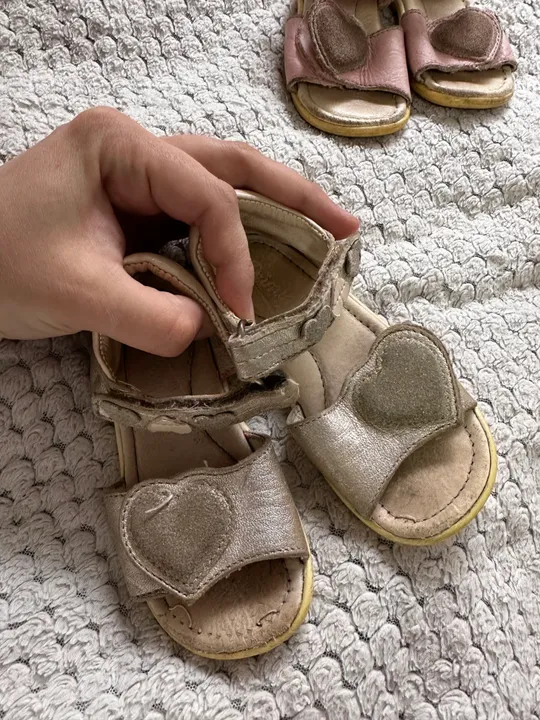 Босоніжки дитячі 20,22,23 розмір для дівчинки Де купити