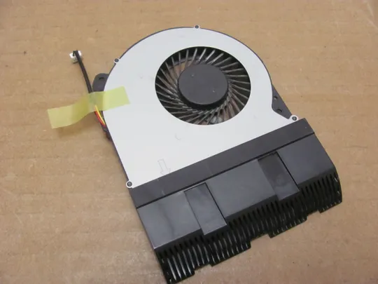 номер0947-7 Вентилятор кулер FAN 13N0-BNP0T01 для MEDION AKOYA E7226 E7223 оригінал Продаж