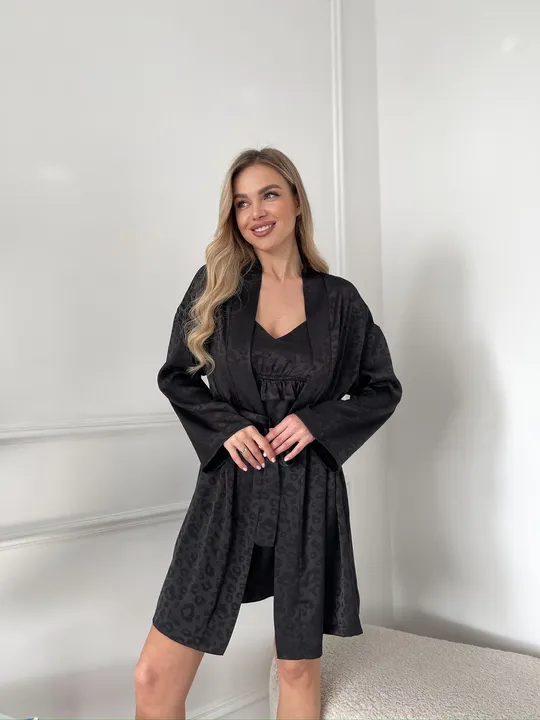 Шовковий комплект халат і сорочка принт леопардовий чорний З аукціону