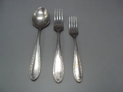 фото, Столовые приборы ложка и вилки столовая и десертная ДСС нерж цветы колокольчики нержавейка №18620в