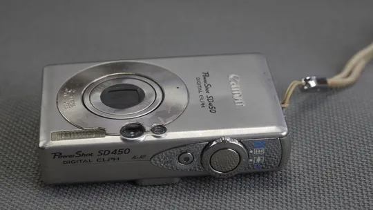 Цифровой фотоаппарат Canon Power Shot SD450 Elph AiAf 5.0Mpix Вживане З аукціону