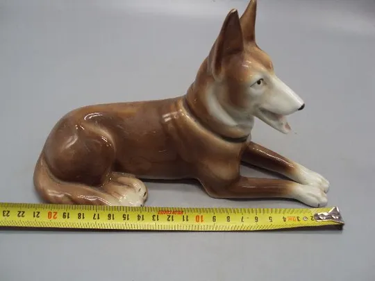 Фигура фарфор статуэтка Германия собака овчарка собачка высота 13,7 см, длина 21,4см скольчик №13993 З аукціону