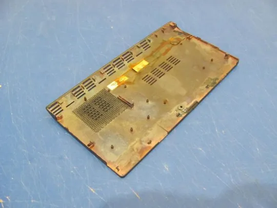 номер0089-8 Сервісна кришка E173569 A2 PT-1 3IKJ2HSJN00 Asus N43 корпус панель доступу кришка доступу service cover З аукціону