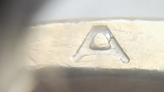 (6625) 1 гривня 2006 різновид викрошки у букві "А" слова "ОДНА" на гурті + зминання на реверсі (1 гривна 2006 брак) Ціна