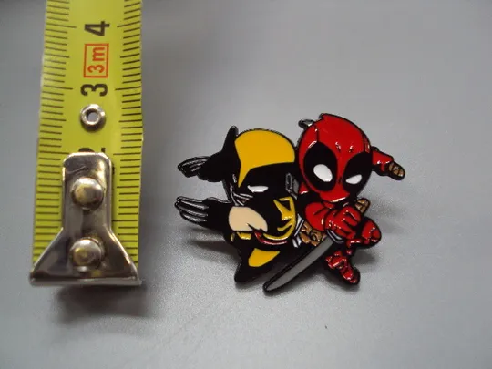 Значок пін Дедпул і Росомаха Логан Deadpool The Wolverine Logan Marvel Марвел знак брошка №18501 З аукціону