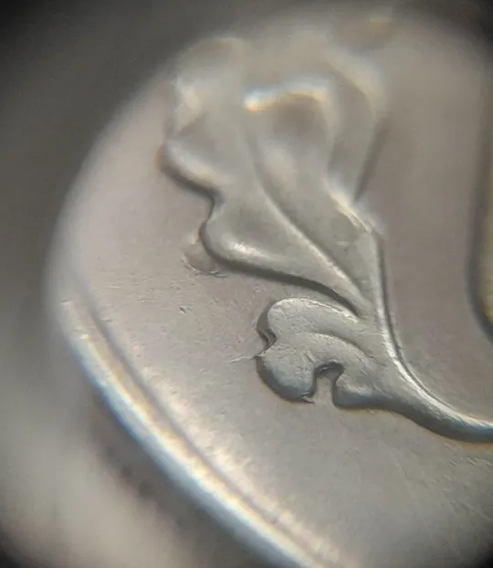 (8238) 10 копійок 2019 різновид викрошок і розколів на аверсі (10 копеек 2019 брак) З аукціону