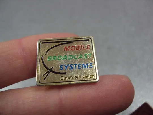 знак фрачник mobile broadcast system dutch television лот 2 шт №2802 Недорого