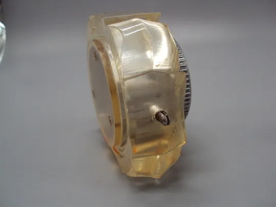 Настольные часы ЧЧЗ ссср пластик на ходу размер 9,5х9,5 см, диаметр 6,5 см №15867 Недорого