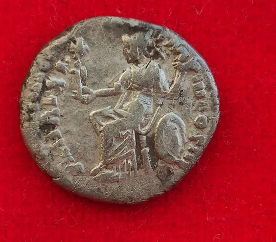 Купити Древний Рим монета Рома со щитом и Викторией в руке,серебро, Марк Аврелий vt336