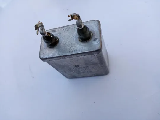 Конденсатор МБГП-1 0,51мкф 1600 в Де купити
