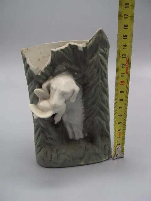 Фигура фарфор карандашница Городница охота собака с уткой размер 16 х 9,5 см под реставрацию №24 Інтернет-аукціон