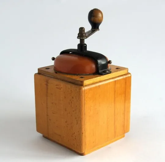 Антикварна колекційна кавомолка Dienes, 1950-ті Germany Де купити