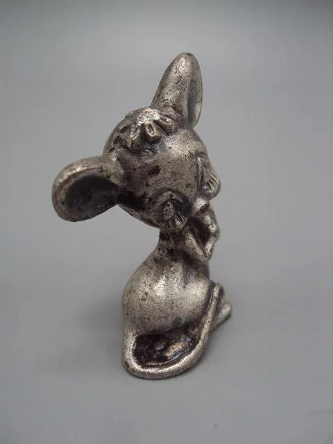 Фигура миниатюра статуэтка Европа мышка металл мышонок с сердечком высота 5,6 см №50 Де купити