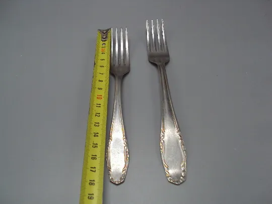 Столовые приборы вилки нерж столовая и десертная вилка нержавейка 18,2 см и 20 см лот 2 шт №18639в З аукціону