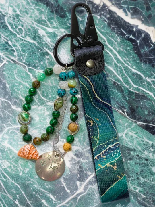 Брелок ручної роботи з натуральним камінням Ціна
