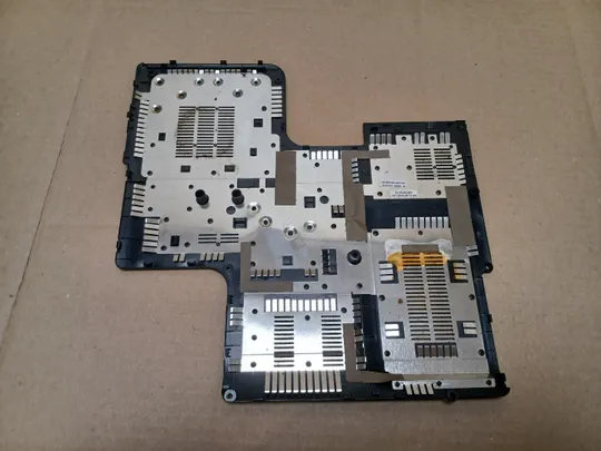 Купити номер1079-16 сервісна кришка корпус панель доступу кришка доступу service cover для Medion Akoya E7214  оригінал