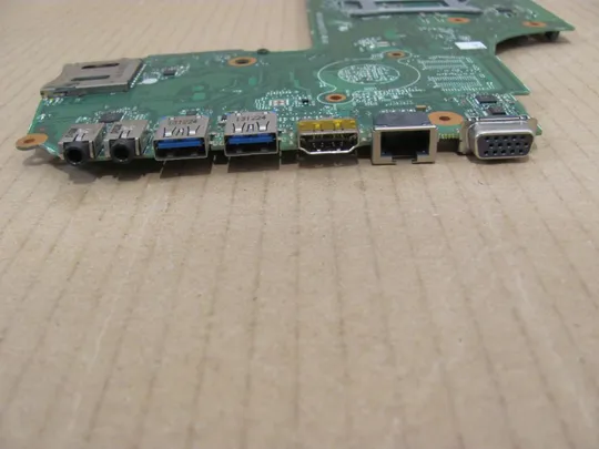 62-33 материнська плата i3-4005U SR1EK 6050A2631701 для toshiba satellite C70 C70-B L75-B Де купити