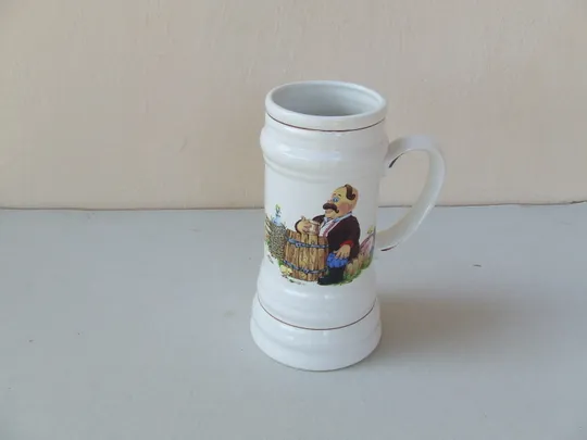 Фарфор Конь раз. 23 х25 см. Полонне. 1970 гг.  и  много  другого. Інтернет-аукціон