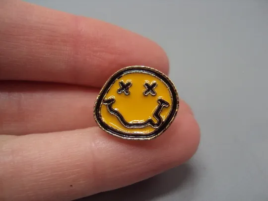Купити Значок пін смайлик логотип Нірвана Smile Nirvana знак брошка №18454