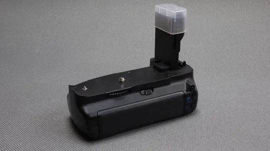 Батарейный блок бустер Zeikos ZE-CBG7D Power Battery Pack for Canon 7D Ціна