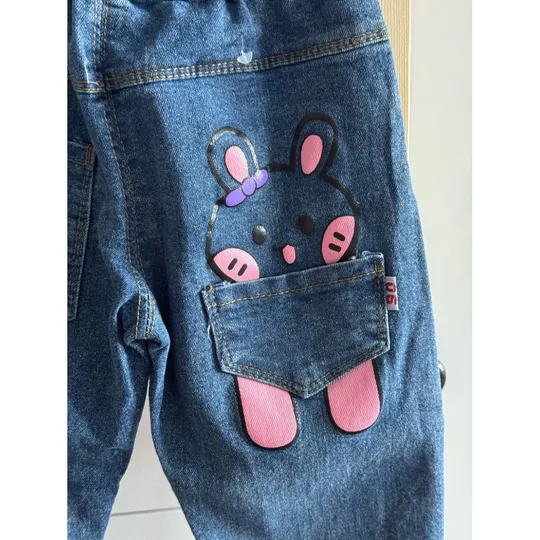 Джинси для дівчинки з зайчиком Характеристики