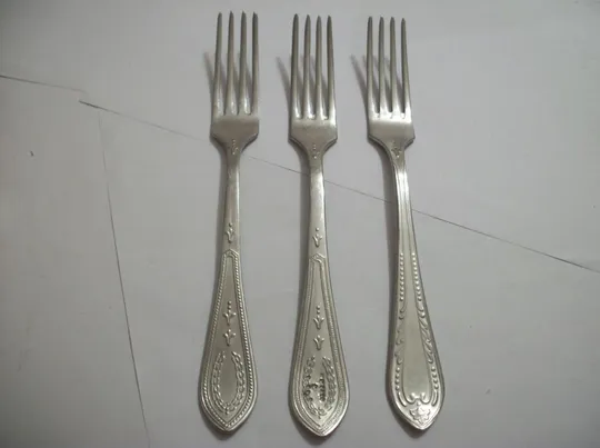 Вилка СССР 1960-70-х . Абсолютно Новые . Широкие .Узкие . Длина 21, 19, 18-см.  Всего 21-штук. Недорого