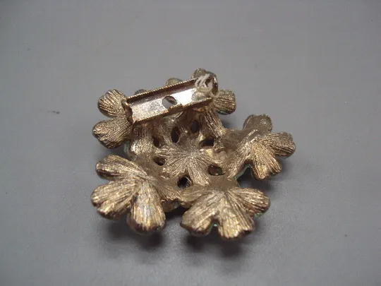 Бижутерия брошка букет цветы брошь зеленые и салатовые цветочки размер 3,7 см (нет заколки) №15867 Де купити