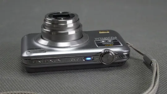 Цифровой фотоаппарат 14.0Mpix Fujifilm FinePix JX250 + 5–25 мм Fujinon Zoom lens x5 Вживане Продаж