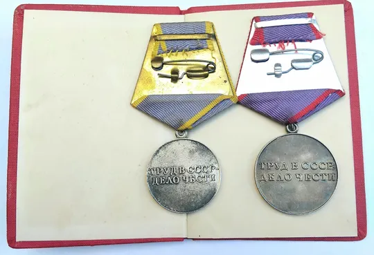 ☝️Трудовой комплект на одном доке..1949г. (люкс!серебро 925пр.) Продаж