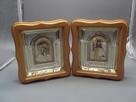 Иконы венчальная пара Спаситель Иисус Христос и Богородица в киотах икона размер 21х18,5 см №5480 Ціна