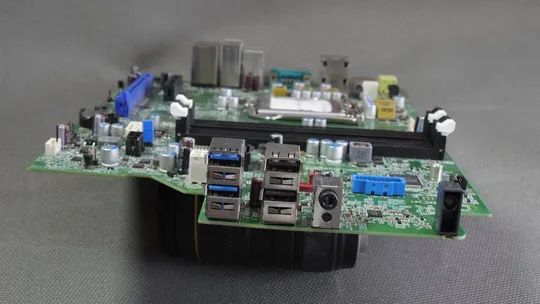 материнская плата DELL Optiplex 7040 SFF  (s1151, Intel 100 series, Q170, 4xDDR4, Desktop/Slim) З аукціону