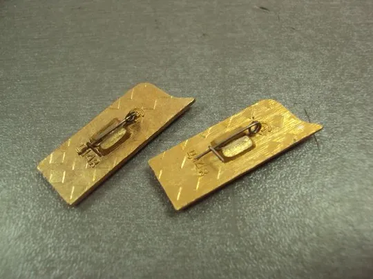 знак 27 съезд кпсс кремль заливной лот 2 шт №14493 Недорого