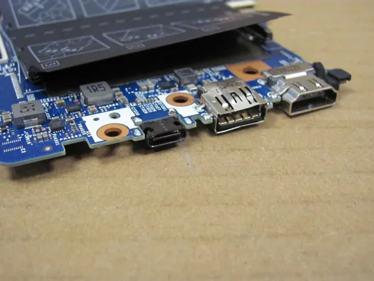 818-23 материнська плата SRGKW I7-10510U J85JT 0G9T8F  для Dell Latitude 3510 E3510  оригінал Характеристики