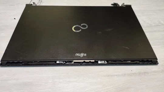 Кришка+рамка+петлі+шлейф Fujitsu H720 З аукціону