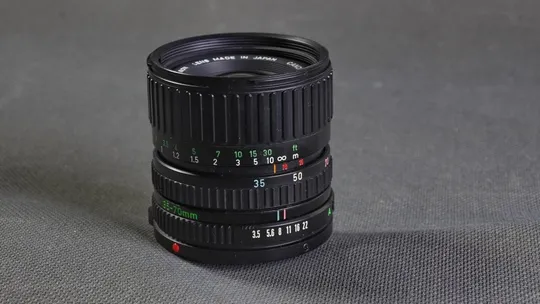 объектив Canon FD Canon 35-70mm/3.5-4.5 MC Ф52мм на полный кадр 24x36mm Продаж