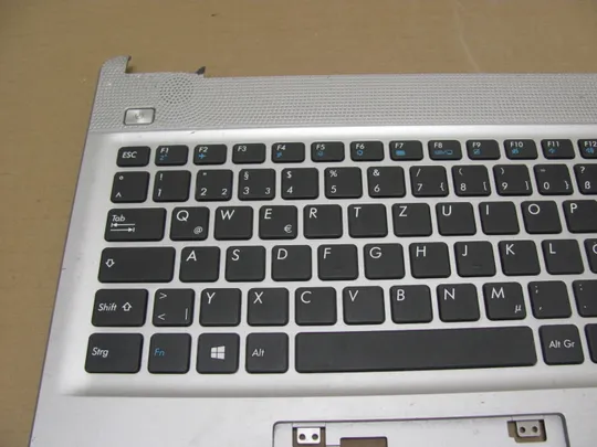 номер0956-7 Кришка панель клавіатура ДОНОР  0KN0-1B1GE11  для Medion E6412, E6415, E6416 оригінал З аукціону