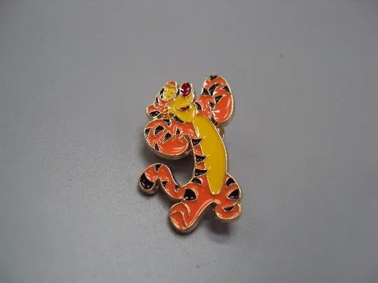 Значок пін мультфільм Пригоди Вінні Пуха Disney Тигруля Тигра Дісней знак брошка №18475 Ціна