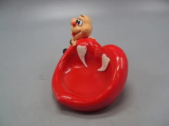 Настольная подставка для украшений пчела и сердечко пчелка с сердцем пластик высота 7,3 см №11597 Інтернет-аукціон