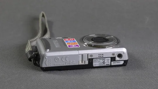 Цифровой фотоаппара 8.0Mpix Pentax Optio V20  +  x6.0 Pentax lens 6.3-31.5mm Вживане З аукціону