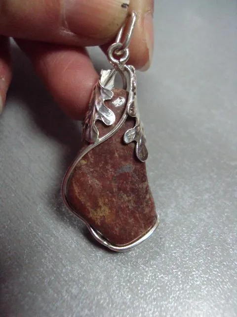 Подвеска кулон яшма дубовые листья листочки авторская работа серебро 925 проба Украина 6,8 г №11900 З аукціону