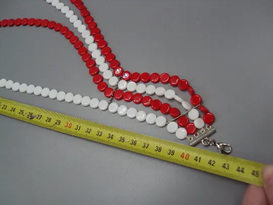 Бижутерия бусы в четыри ряда красно-белые камень намисто в 4 ряди червоно біле 43 см внутр. №18646 Де купити