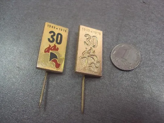 знак пионерия 30 лет чсср флаг книга лот 2 шт №6231 Ціна